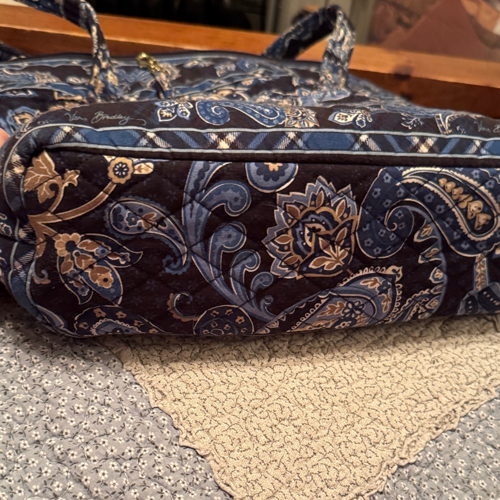 Vera Bradley Navy and Beige Paisley Tote - Picture 4 of 7